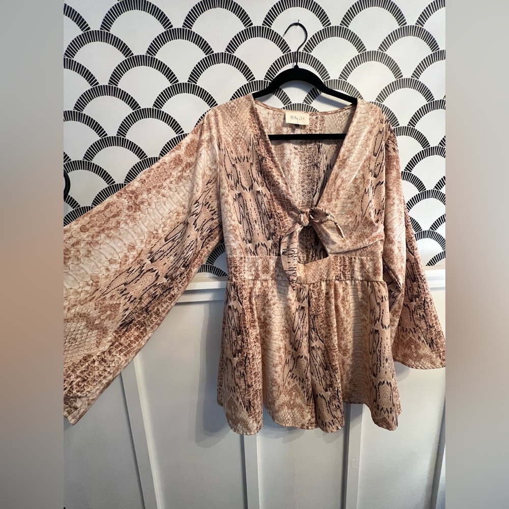 Snake skin shorts jumper with tie